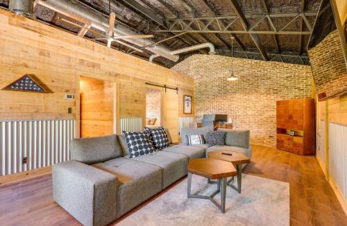 Foley Casa | Riverfront Magnolia Springs Cabin Rental with Grill