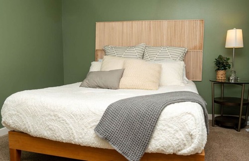 Slate Run Cabina | Riverfront, Rail Trail | Bald Eagle Lodge