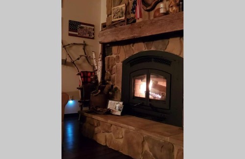 Wallace Casa | Riverfront Private Wooded 4-Season Cottage Retreat