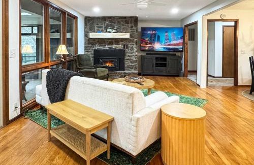 Norfork Casa | Riverfront Retreat - Right next to the White River