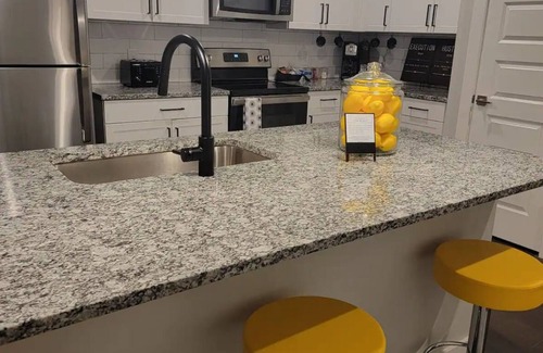 Mableton Apartamento | Riverfront Retreat
