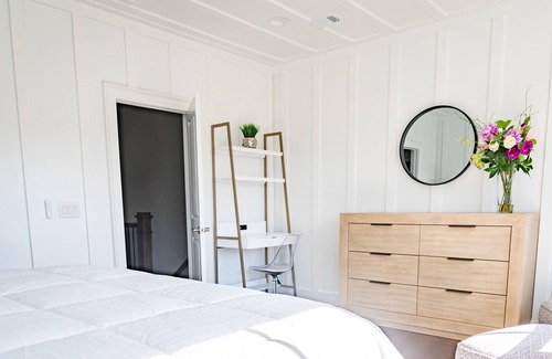 Hitch Village - Fred Wessels Homes Casa | Riverfront Retreats, Downtown