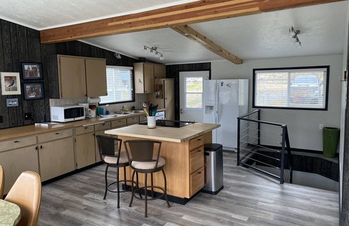 East Wenatchee Casa | Riverfront Rhythm