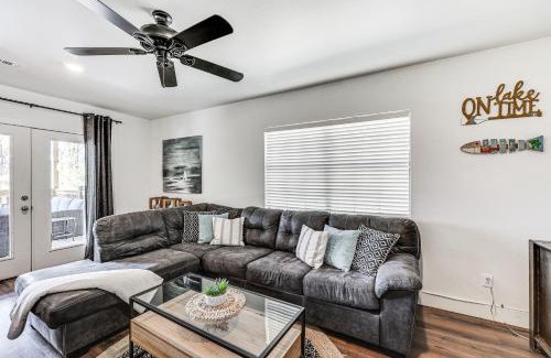 Royal Casa | Riverfront Royal Home with Hot Tub and Fire Pits!