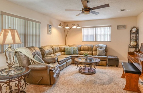 Palatka Casa | RIVERFRONT!! Scenic views, Dock, Boat Ramp, Kayaks, Firepit, Boating & Bass Fishing Paradise!