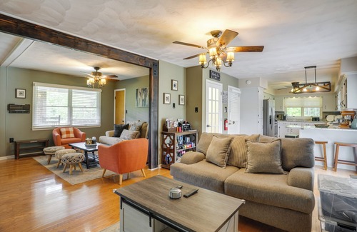 Shenandoah Casa | Riverfront Shenandoah Getaway w/ Kayaks & Tubes!