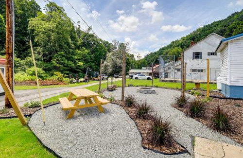Thorpe Casa | Riverfront Thorpe Vacation Rental with Fire Pit!
