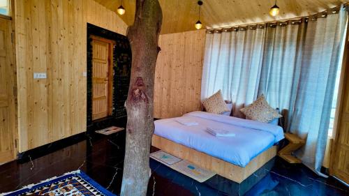 Jibhi Chalet De Esquí | Riverfront Treehouse Jibhi