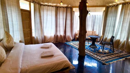 Jibhi Chalet De Esquí | Riverfront Treehouse Jibhi