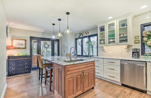 Zanesville Casa | Riverfront Zanesville Getaway with Private Bar!