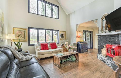 Zanesville Casa | Riverfront Zanesville Getaway with Private Bar!