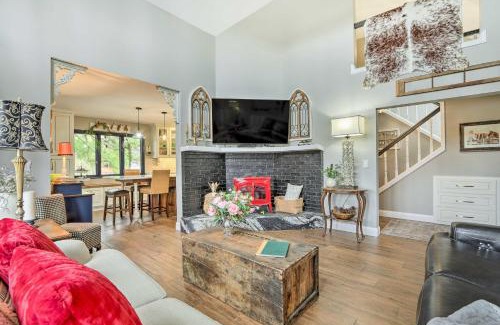 Zanesville Casa | Riverfront Zanesville Getaway with Private Bar!
