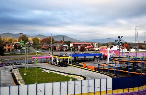 Pigeon Forge Hotel | Rivergate Mountain Lodge