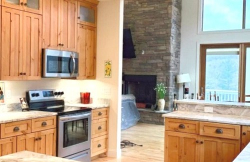 Burnsville Casa | RiverRock at Mount Mitchell mountain views home