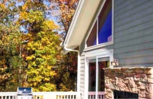 Burnsville Casa | RiverRock at Mount Mitchell mountain views home