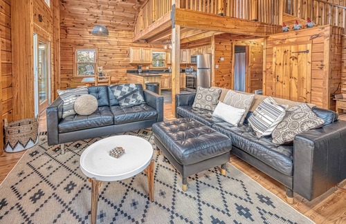 Twin Mountain Cabina | River’s Bend - Riverfront Bretton Woods Cabin