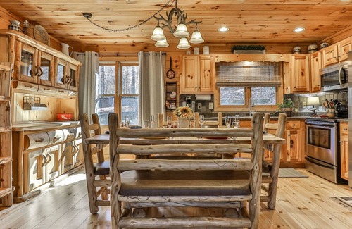 Ellijay Cabina | Rivers Edge - Luxury on the Cartecay River - No Pets