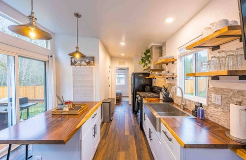 Port Angeles East Cabina | Rivers Edge:river side tiny home