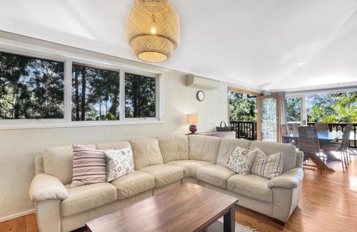 Mossy Point Casa | Riverside 3-Bed Townhouse with Spacious Deck & BBQ
