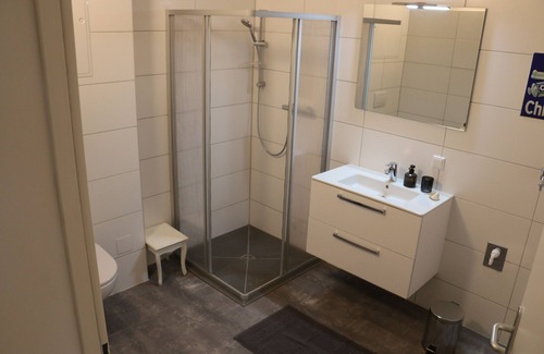 Rathausviertel Apartamento | Riverside Apartment im Zentrum