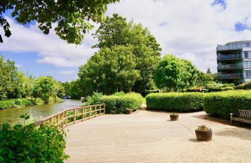 Maidstone Apartamento | Riverside Apartment with Parking 1 Mile from Town Centre