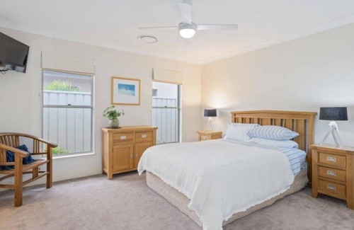 Port Macquarie Casa | Riverside Breeze - private luxury family retreat with pool
