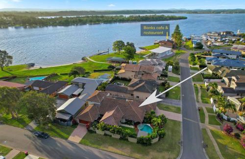 Port Macquarie Casa | Riverside Breeze - luxury family retreat with pool