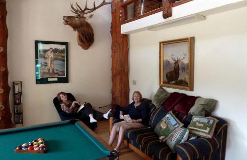 Cascade Casa | Riverside Cabin with Rare Claw-Foot Bathtub, Montana