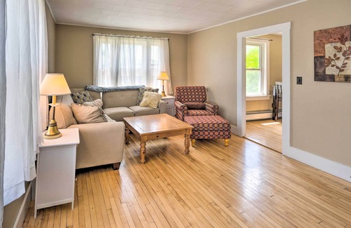 Colebrook Apartamento | Riverside Colebrook Apt - Walk to Main Street