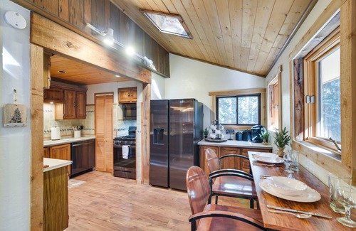 Dumont Cabina | Riverside Colorado Cabin w/ Deck & Hot Tub