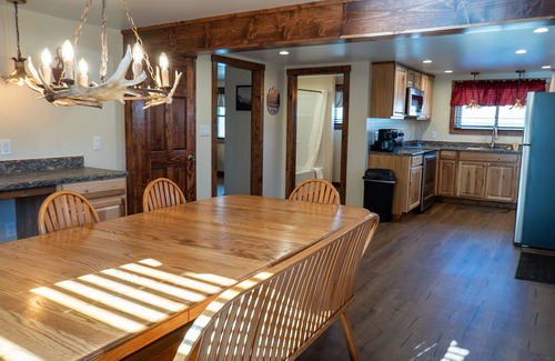 Confluence Casa | Riverside Cottage | 3BR,2BA, Hot Tub, Direct River Access!