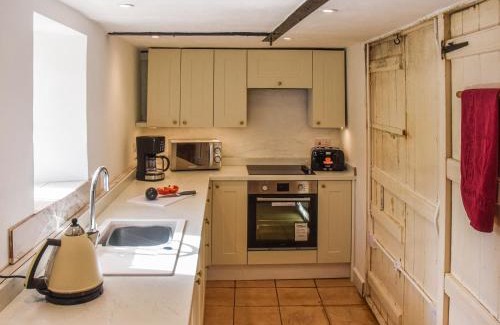 Brendon Casa | Riverside Cottage