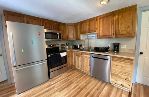 Campton Casa | "Riverside Den" 3 Bedroom