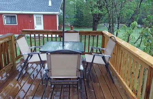 Campton Casa | "Riverside Den" 3 Bedroom