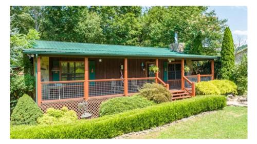 Sevierville Casa | Riverside Dreamin