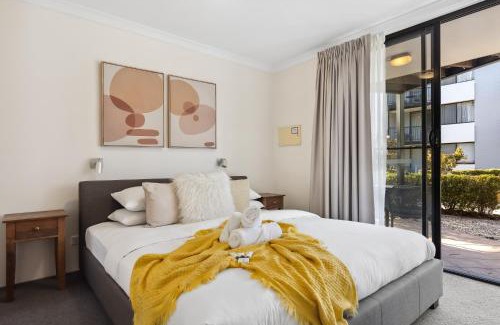 South Perth Apartamento | Riverside Elegance Central 1BR 1BA Apartment