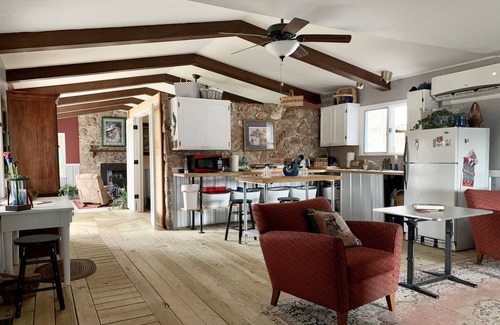 Ozark Cabaña | Riverside Guest Cottage and hot tub