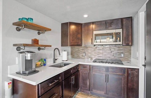 Anderson Apartamento | Riverside Haven | Sac River + BBQ + 180* Views + WiFi