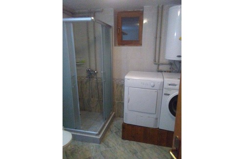Skopje Region Chalet De Esquí | Riverside Haven Self Contained Apartment