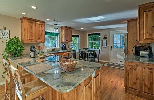 Mountain Home Casa | Riverside Hide-A-Way with Patio, BBQ, Fishing Pier