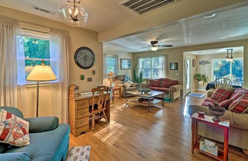 Mountain Home Casa | Riverside Hide-A-Way with Patio, BBQ, Fishing Pier