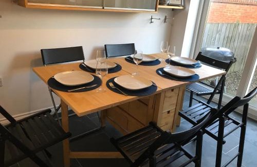 Newcastle-upon-Tyne Casa | Riverside home. 3 bedroom. Free parking. 10 mins to Newcastle City Centre
