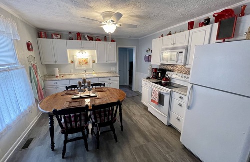 Pence Springs Casa | Riverside Home Close to West Virginias Prime Attractions The Camp House