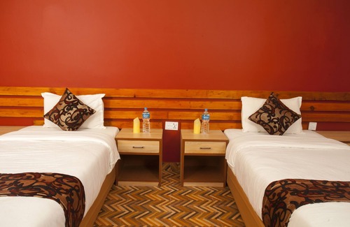 Sauraha Hotel | Riverside Jungle Retreat