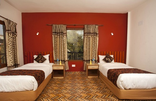 Sauraha Hotel | Riverside Jungle Retreat