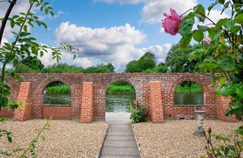 Beccles Casa | Riverside Lodge