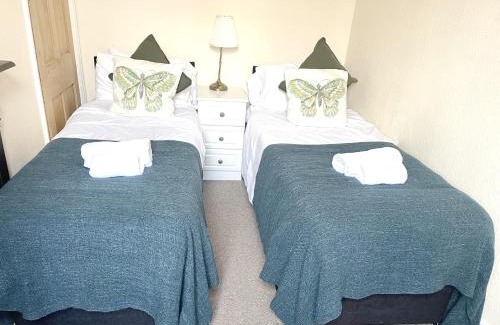 York Cabina | Riverside Lodge - Quaint Victorian Home By The River