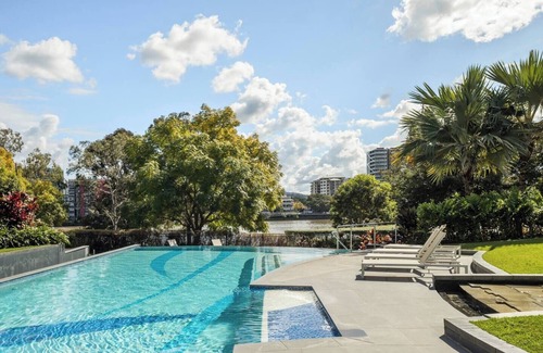 West End Apartamento | Riverside Lux 2Bed/2Bath Parking