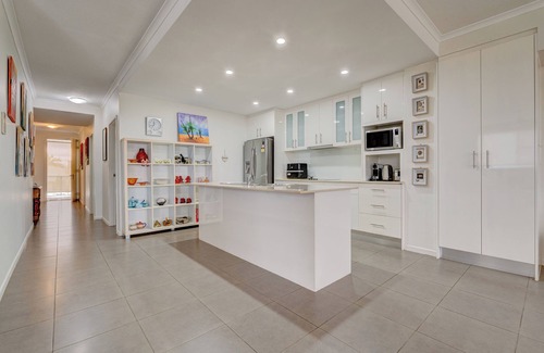 Innisfail Apartamento | Riverside Luxe Penthouse Escape