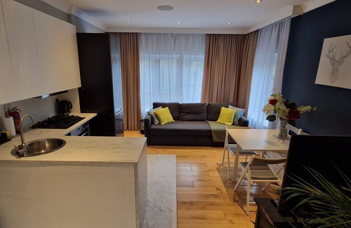 Chapelizod Apartamento | Riverside modern gem in Dublin